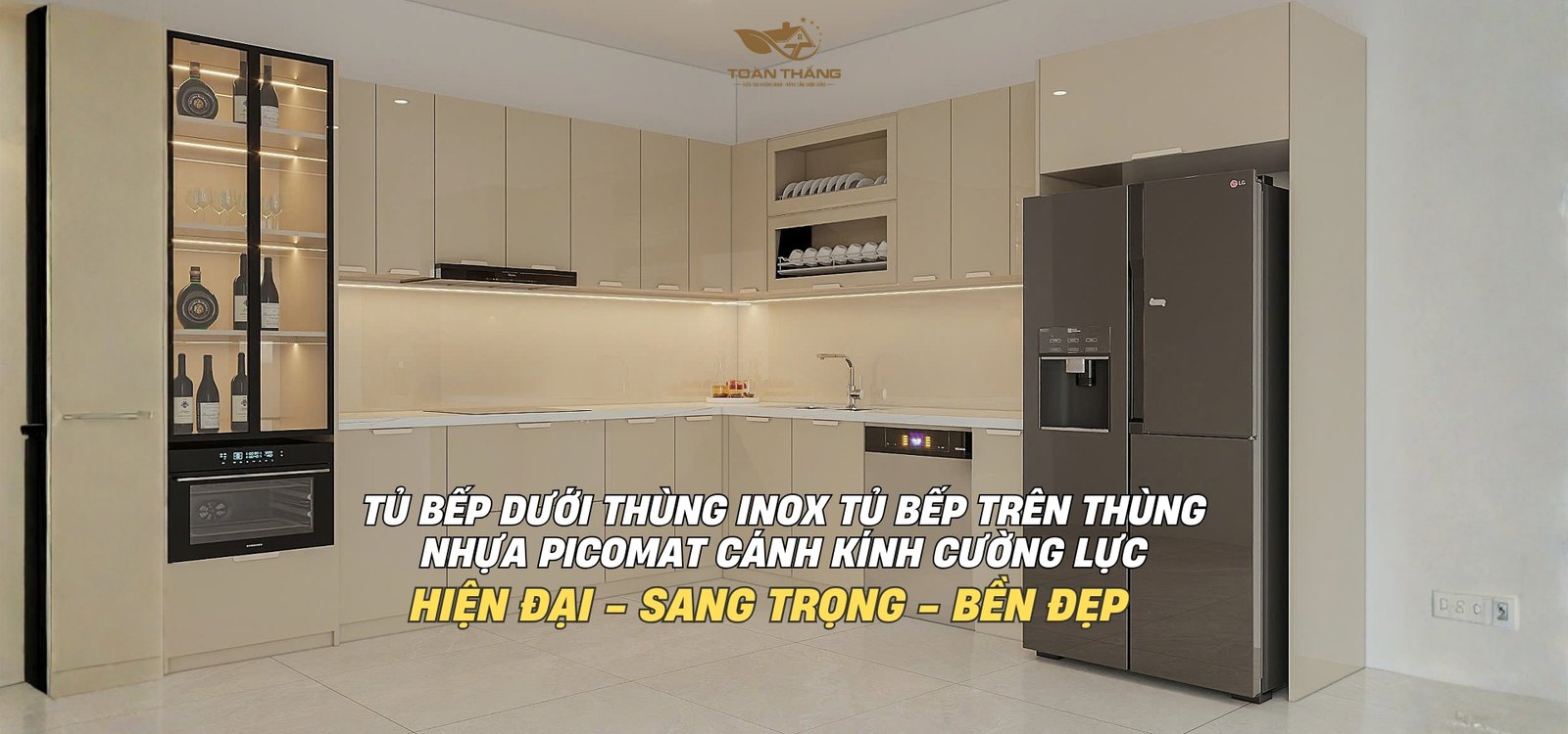 Tủ bếp inox cánh kính màu vàng gold gia đình chị Nhuận Tam Đảo Vĩnh Phúc