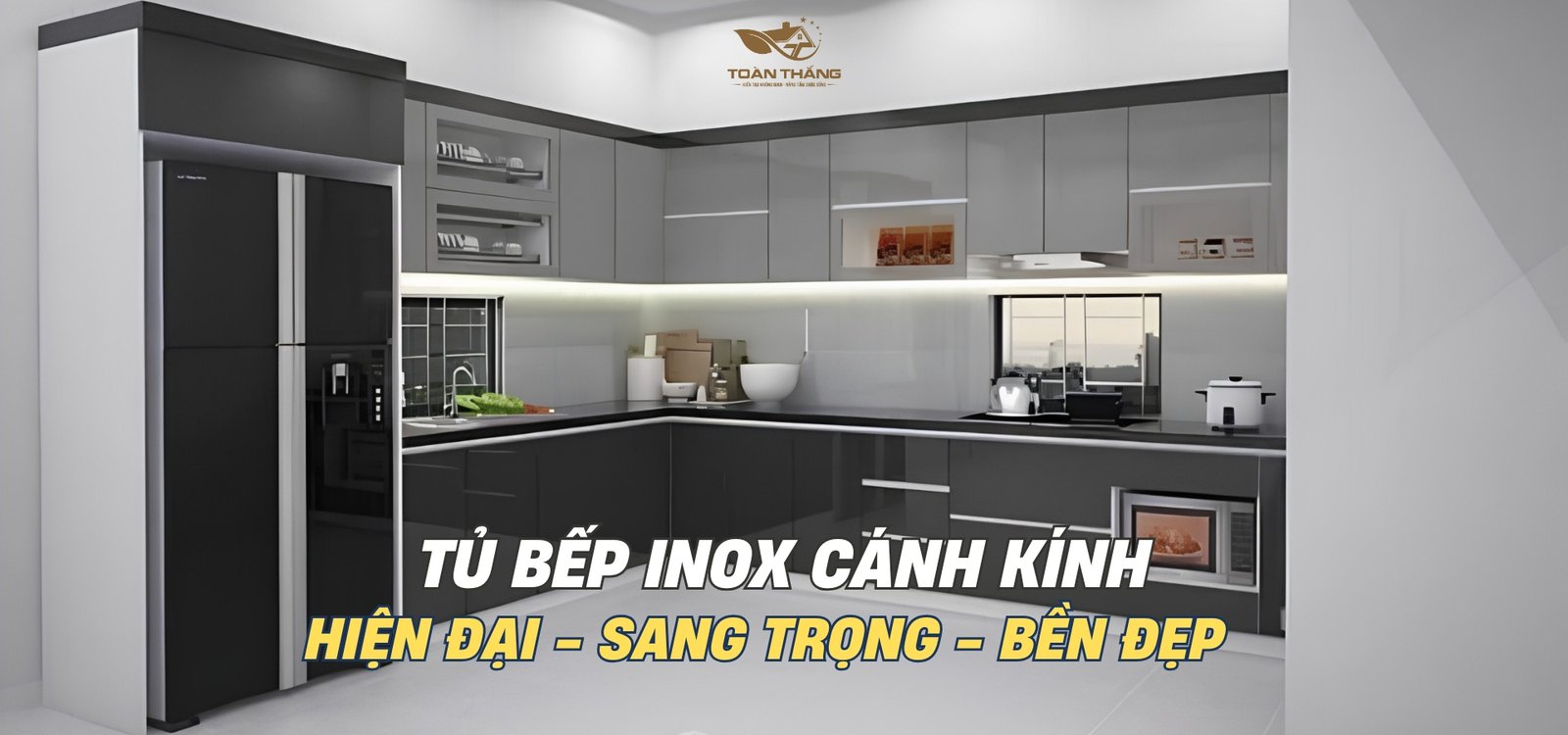 Tủ bếp inox cánh kính màu xám đậm gia đình anh Tiến Quốc Oai Hà Nội