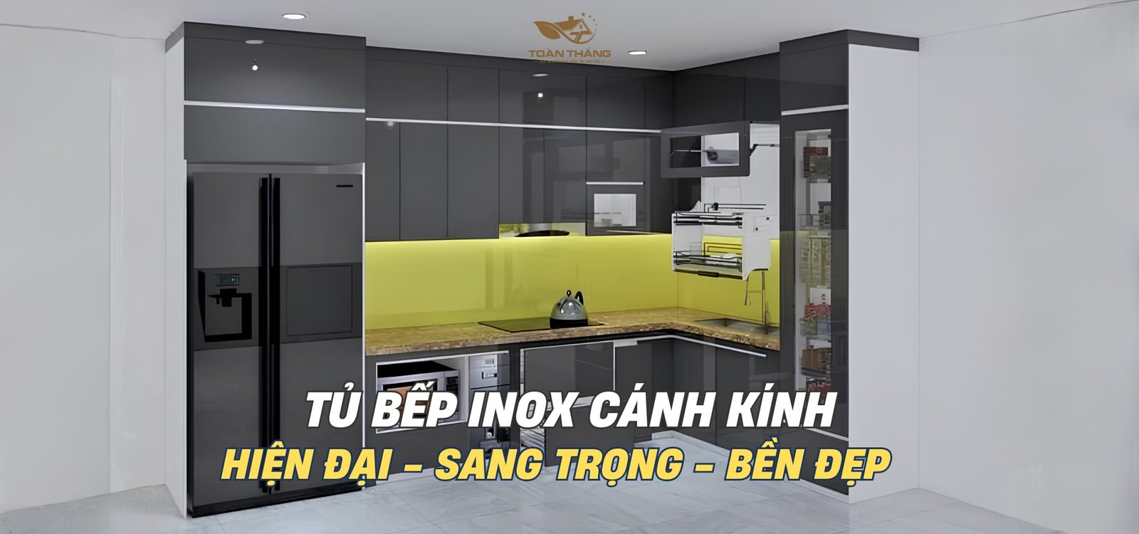 Tủ bếp inox cánh kính màu xám gia đình anh Tuấn Mễ Trì Thượng Hà Nội